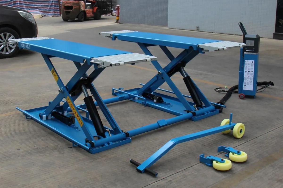 Mid-Rise Scissor Lift — 3.0T